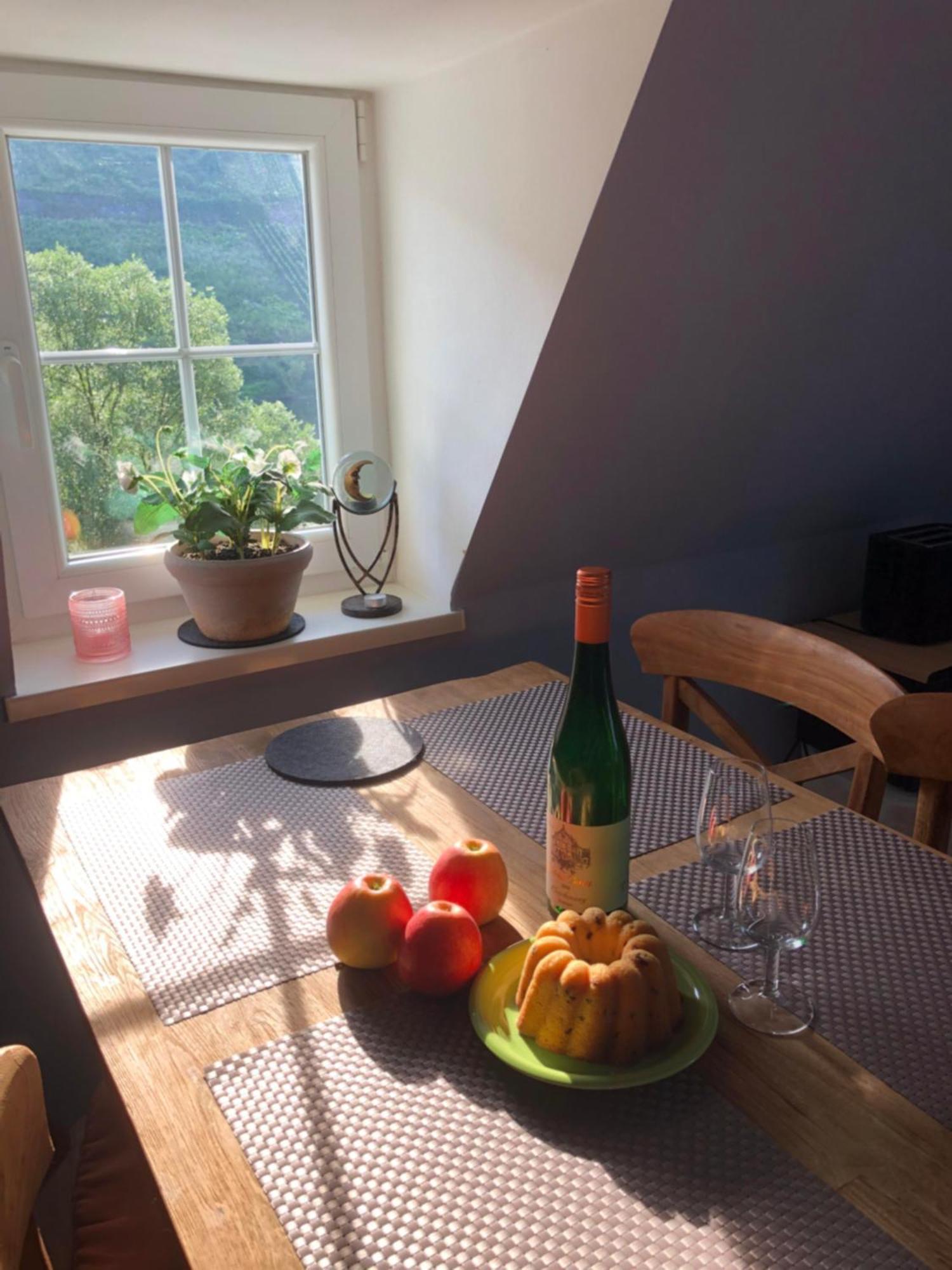 Haus Nummer 1, Moselblick Reil